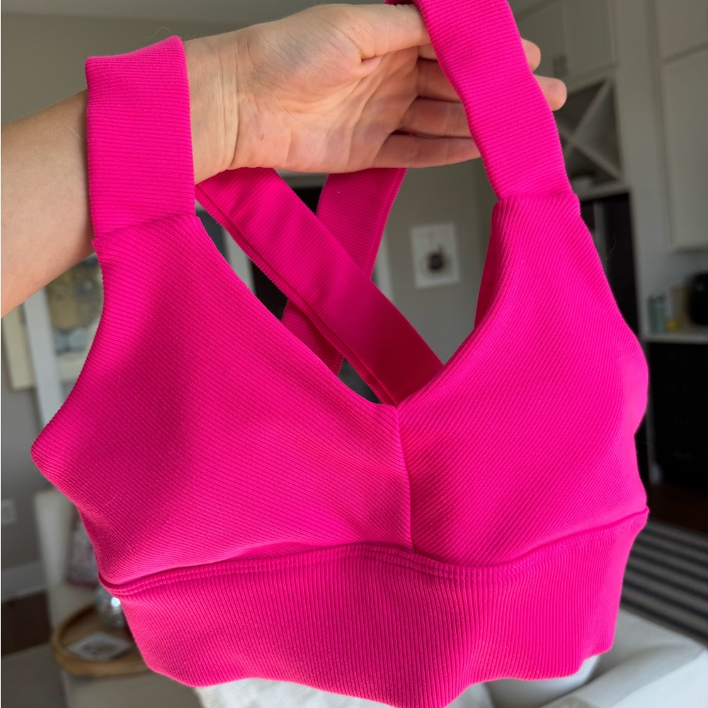 ALO Yoga Hot Pink Activewear Bra and Leggings - Picture 6 of 10